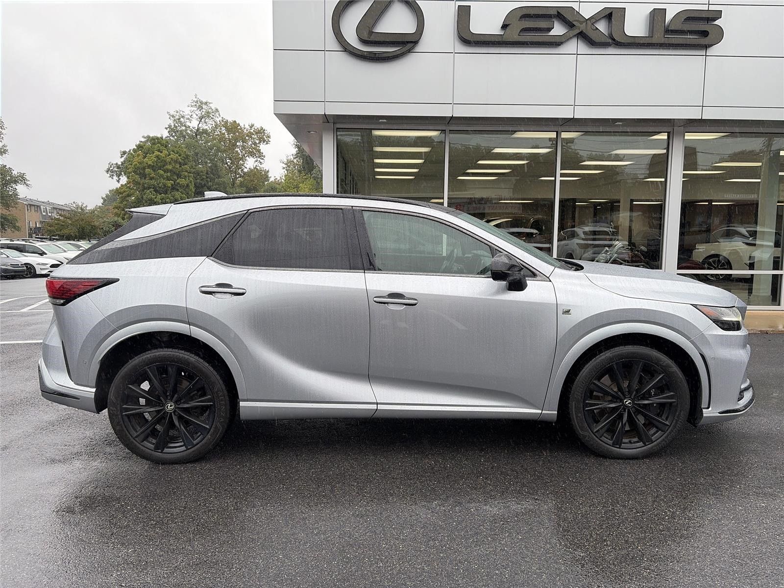 Used 2023 Lexus RX 500h F Sport w/ Accessory Package (Z1) AWD/4WD image 6