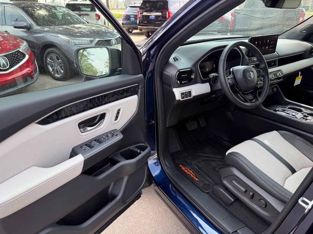 Certified 2026 Honda Passport TrailSport Elite image 13