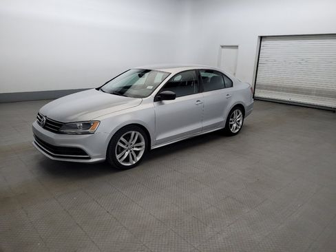 Used 2016 Volkswagen Jetta S FWD image 2