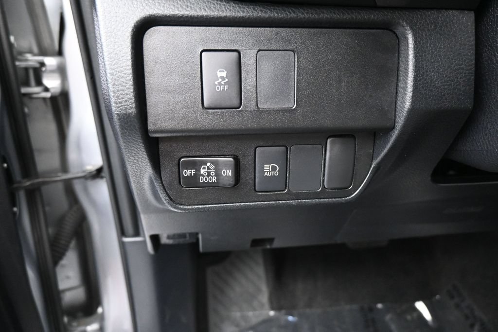 Used 2021 Toyota Tacoma SR5 w/ SR5 Appearance Package (SM) RWD image 12