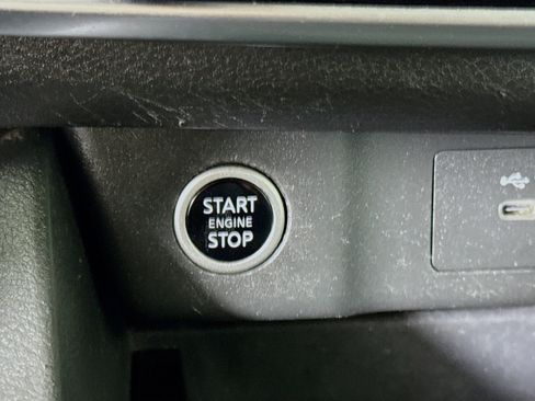 Used 2023 Nissan Rogue S image 21