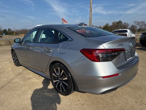 Used 2024 Honda Civic EX image 5
