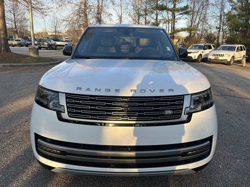 Used 2024 Land Rover Range Rover SE image 3