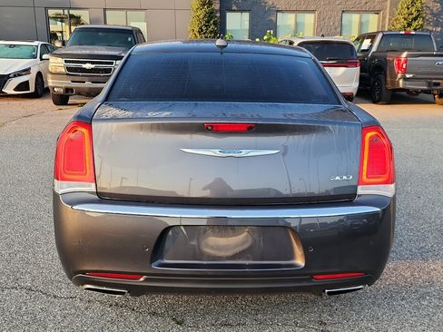 Used 2021 Chrysler 300 Touring L RWD image 6