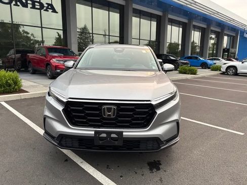 Used 2024 Honda CR-V EX image 3