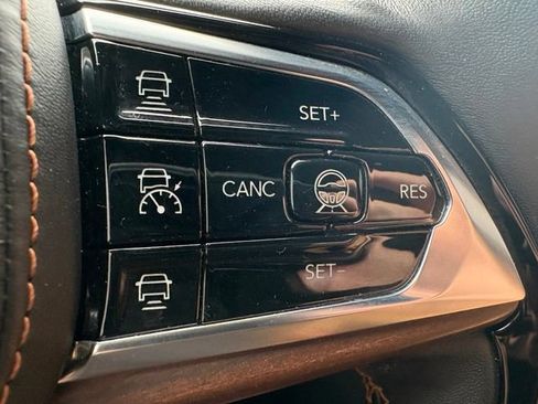 Used 2023 Jeep Grand Cherokee Summit AWD/4WD image 35
