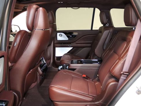 Used 2024 Lincoln Aviator Black Label AWD/4WD image 60