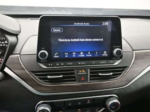 Used 2024 Nissan Altima 2.5 SV image 4