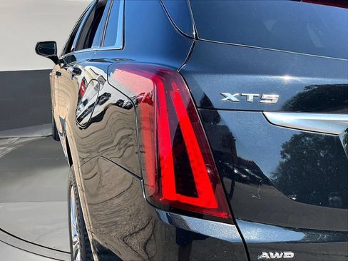 Used 2022 Cadillac XT5 Premium Luxury AWD/4WD image 26