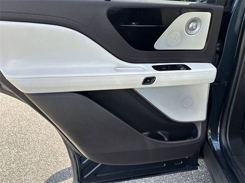 Used 2020 Lincoln Aviator Black Label w/ Dynamic Handling Package image 21