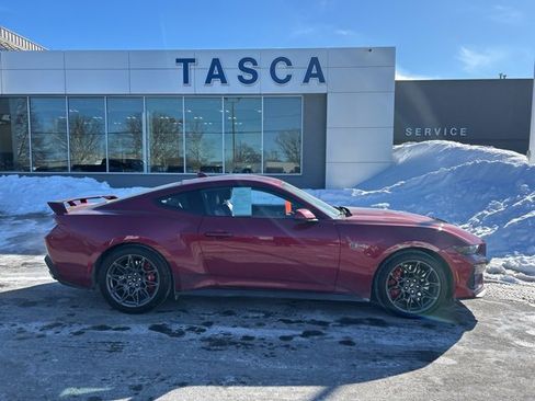 Used 2025 Ford Mustang GT Premium w/ GT Performance Package image 8