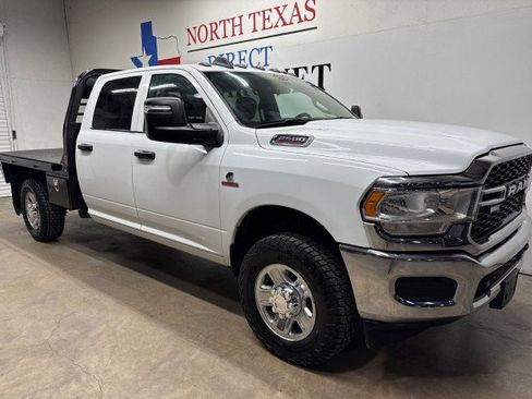 Used 2024 RAM 2500 Tradesman w/ Chrome Appearance Group image 3