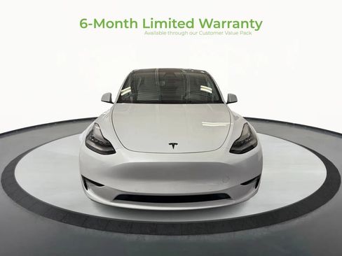 Used 2022 Tesla Model Y Long Range image 2