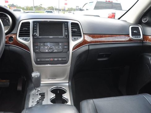 Used 2013 Jeep Grand Cherokee Limited image 20