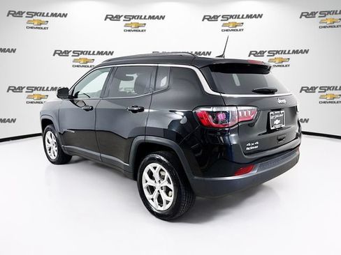 Used 2024 Jeep Compass Latitude AWD/4WD image 5