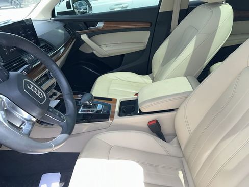 Used 2021 Audi Q5 2.0T Premium Plus w/ Premium Plus Package AWD/4WD image 2