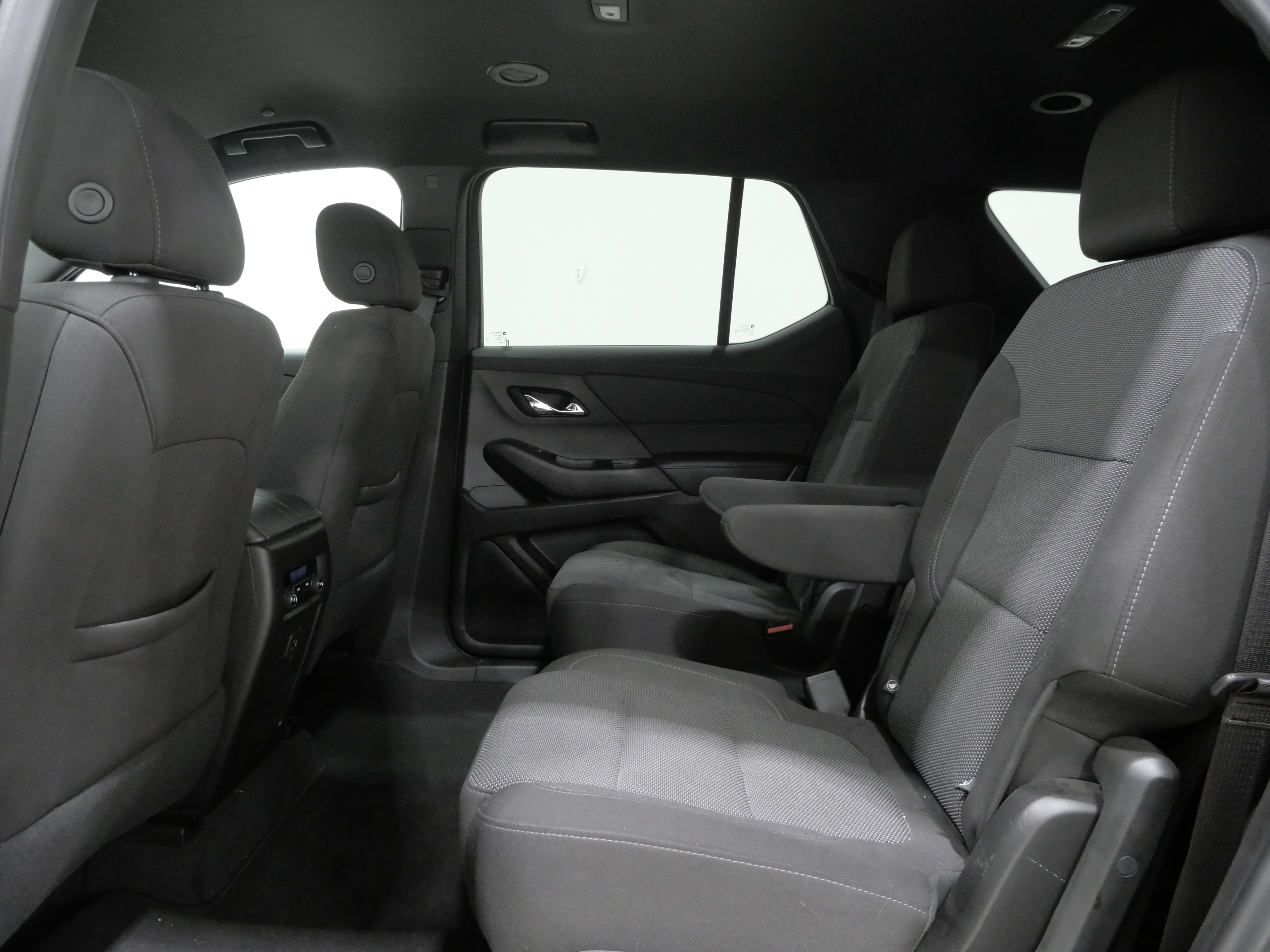 Used 2023 Chevrolet Traverse LT FWD image 24