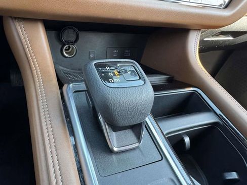 Used 2022 Nissan Pathfinder Platinum image 27