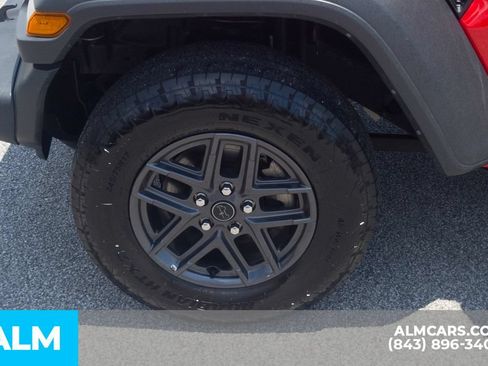 Used 2025 Jeep Wrangler Unlimited Sport AWD/4WD image 12
