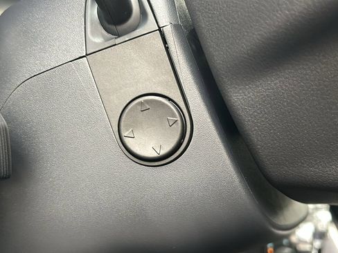 Used 2025 Ford F250 Platinum w/ FX4 Off-Road Package image 31