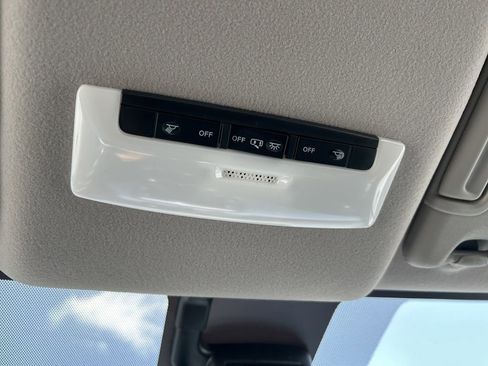 New 2025 Nissan Versa SV w/ Trunk Package image 29