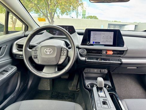 Used 2024 Toyota Prius LE image 9