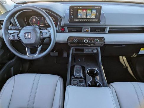 New 2025 Honda Pilot Touring image 15