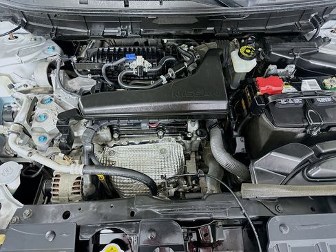 Used 2020 Nissan Rogue S FWD image 30