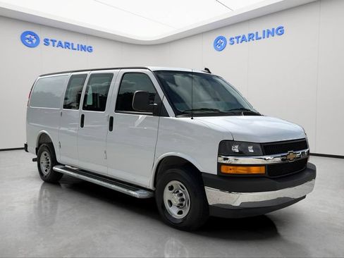 Used 2025 Chevrolet Express 2500 w/ Driver Convenience Package RWD image 14