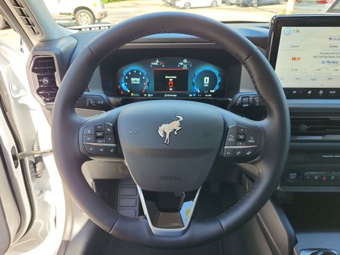 New 2025 Ford Bronco Sport Outer Banks image 9