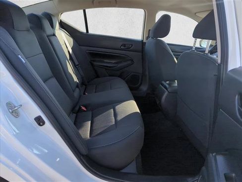 Used 2025 Nissan Altima 2.5 SV image 18