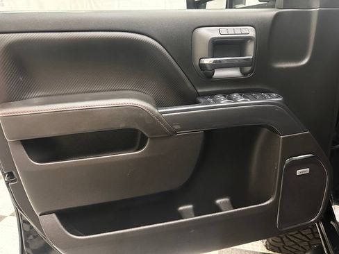 Used 2018 GMC Sierra 2500 SLT w/ Duramax Plus Package AWD/4WD image 10