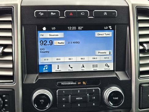 Used 2018 Ford F150 Platinum w/ Equipment Group 701A Luxury image 15