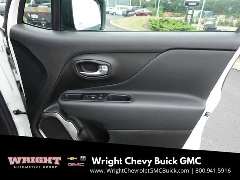 Used 2022 Jeep Renegade Latitude image 26