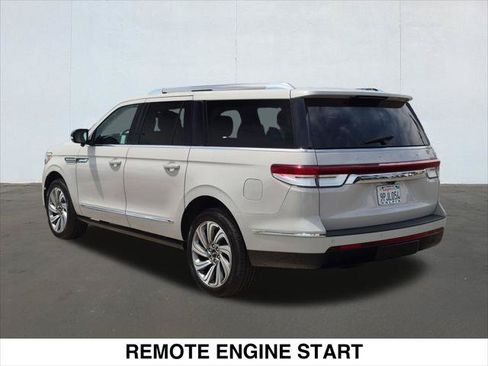 Used 2023 Lincoln Navigator L Reserve AWD/4WD image 7