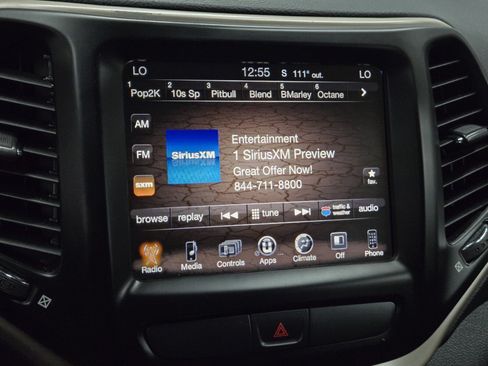 Used 2016 Jeep Cherokee Latitude w/ Comfort/Convenience Group FWD image 16