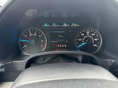 Used 2018 Ford F150 XLT w/ Equipment Group 302A Luxury AWD/4WD image 11