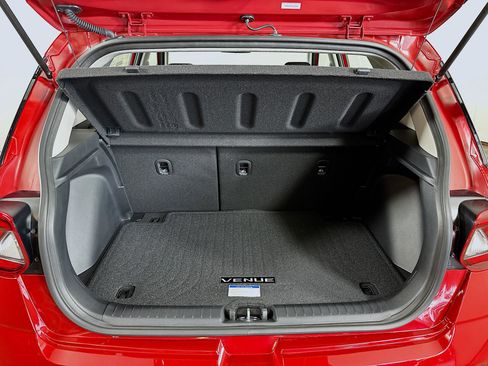 New 2025 Hyundai Venue SEL image 24