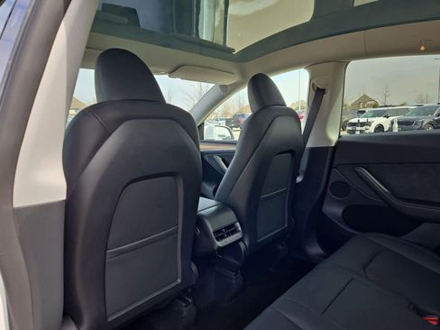 Used 2024 Tesla Model Y Long Range image 16