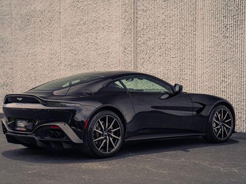 Used 2020 Aston Martin V8 Vantage Coupe RWD image 8