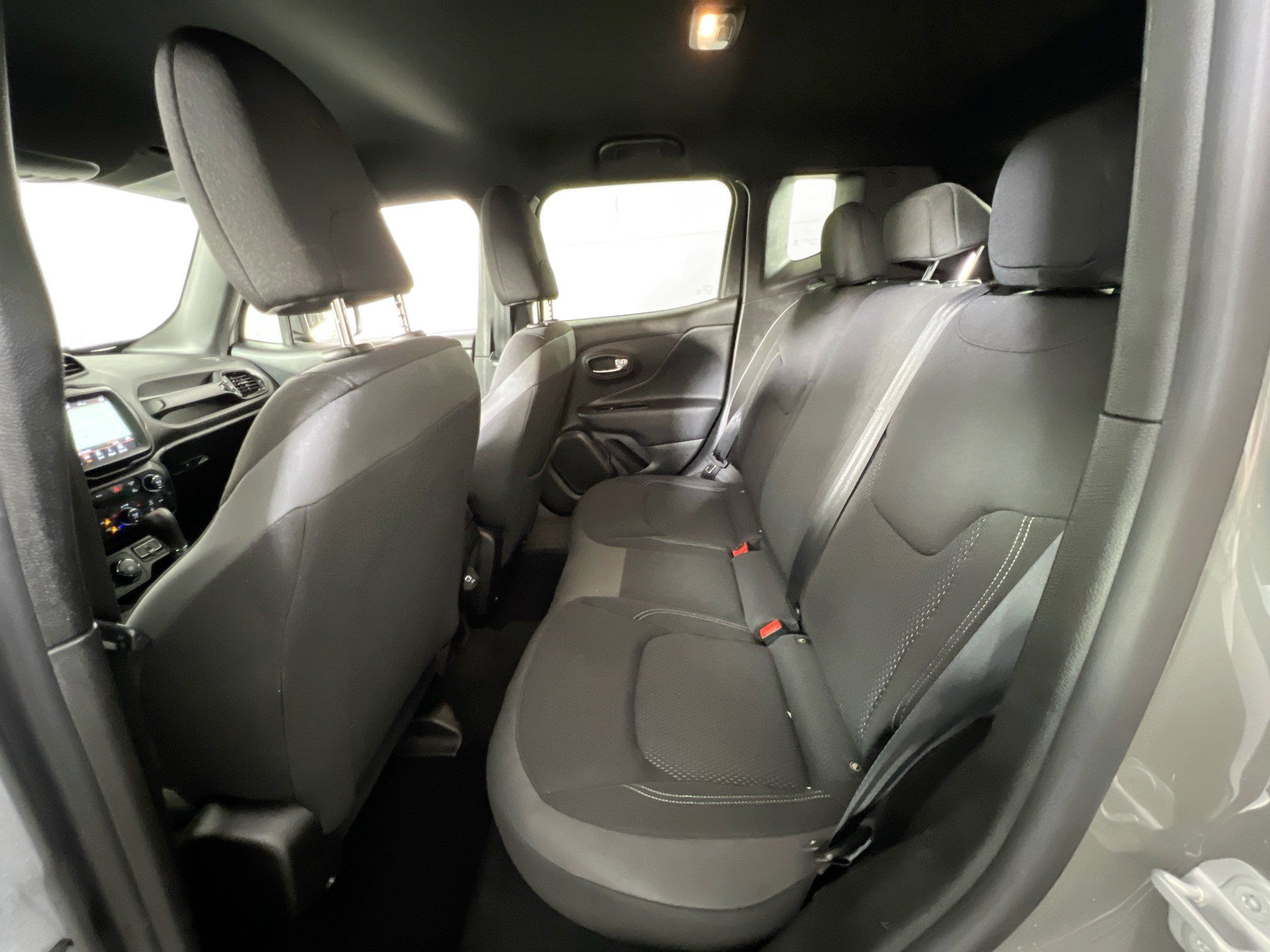 Used 2022 Jeep Renegade Altitude AWD/4WD image 23
