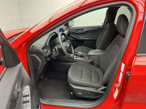 Used 2024 Ford Escape Active image 3