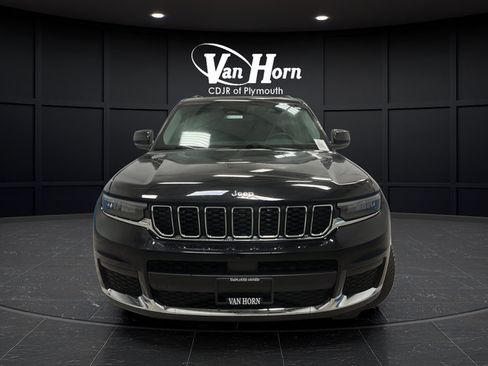 Used 2021 Jeep Grand Cherokee L Laredo w/ Luxury Tech Group I AWD/4WD image 2