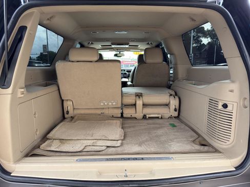 Used 2011 GMC Yukon XL Denali AWD/4WD image 26