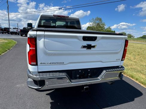 Used 2024 Chevrolet Silverado 2500 LTZ w/ LTZ Convenience Package AWD/4WD image 10