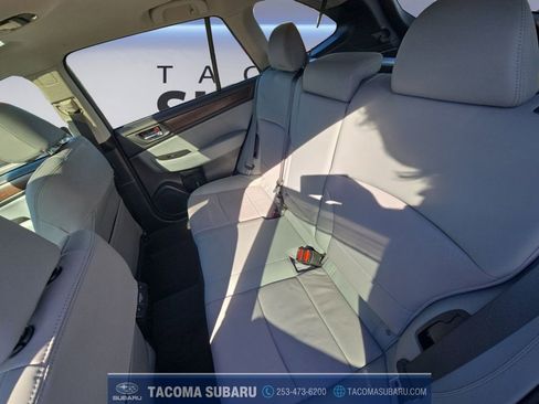 Used 2018 Subaru Outback 3.6R Limited image 16