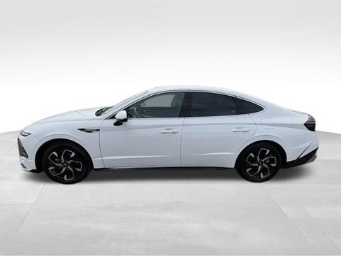 Used 2025 Hyundai Sonata SEL FWD image 12