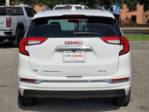 Used 2022 GMC Terrain Denali w/ Denali Premium Package AWD/4WD image 6