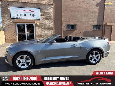 Used 2020 Chevrolet Camaro LT RWD image 3