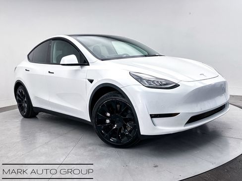 Used 2021 Tesla Model Y Long Range AWD/4WD image 1